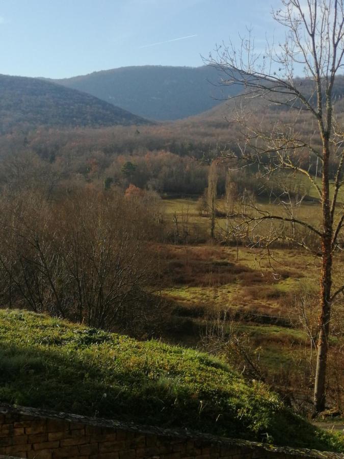 Location De Vacances A Neylis Avec Vue Sur Les Forets Et Les Champs Carla-de-Roquefort Buitenkant foto